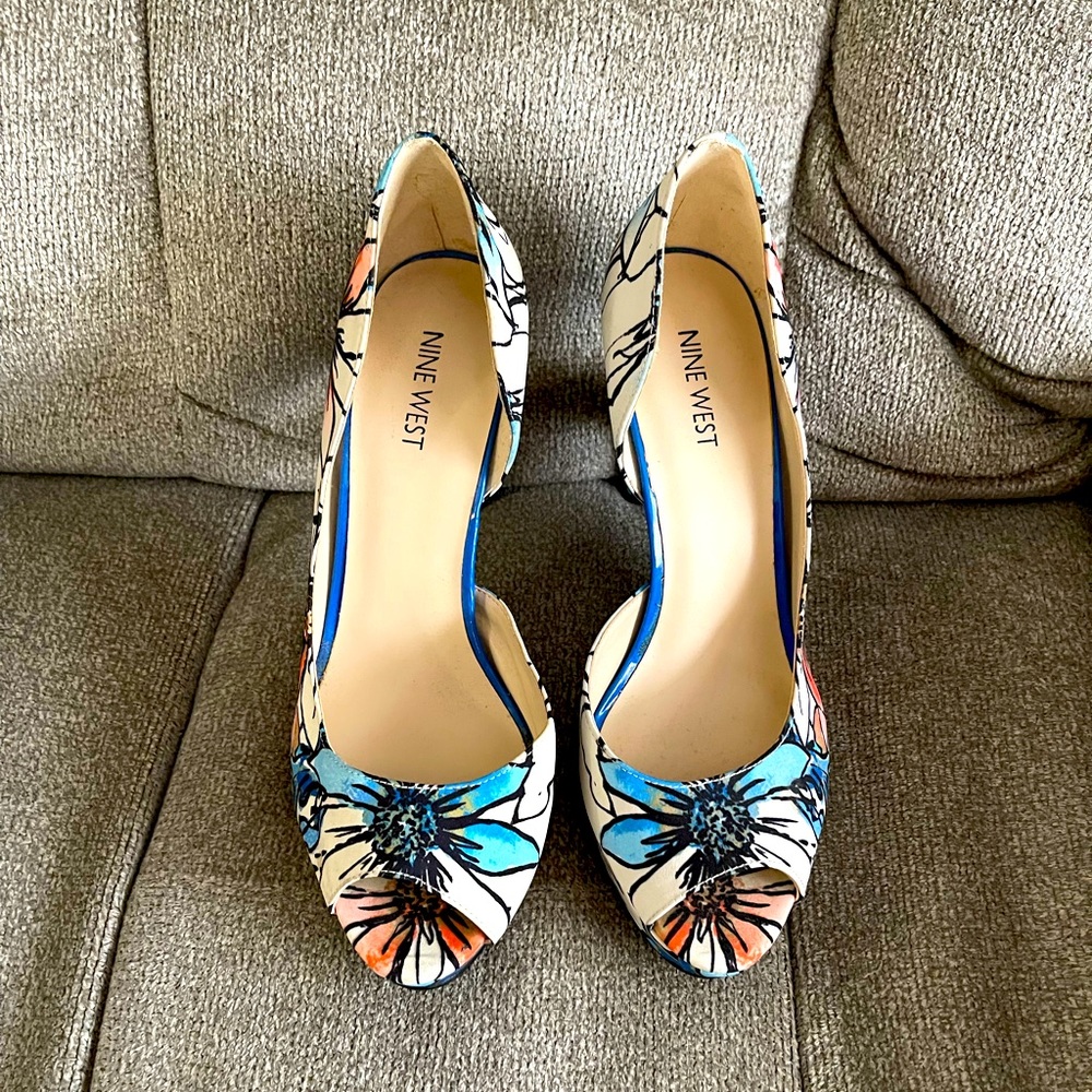 Stylish Nine West Multi-Color Pump